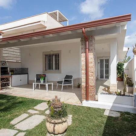 Frontemare Villa *